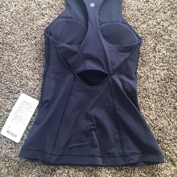 Lululemon in training tank navy luxtreme 2 - Picture 2 of 4